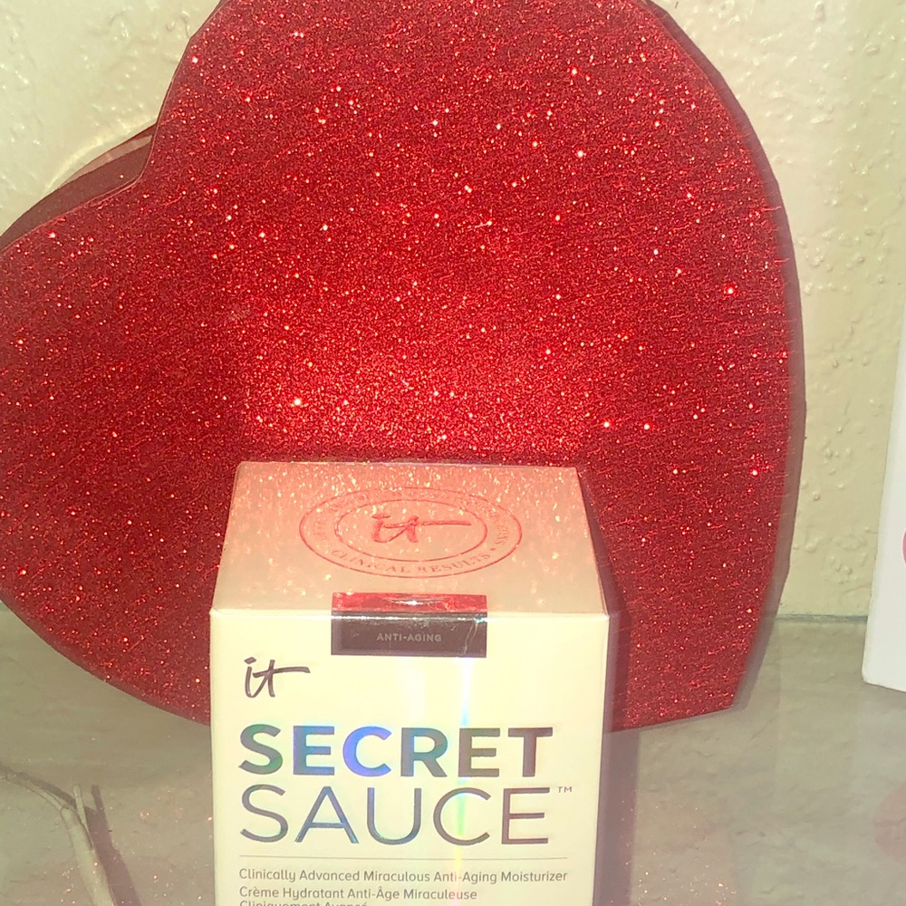 IT COSMETICS SECRET SAUCE Anti-Aging Moisturizer